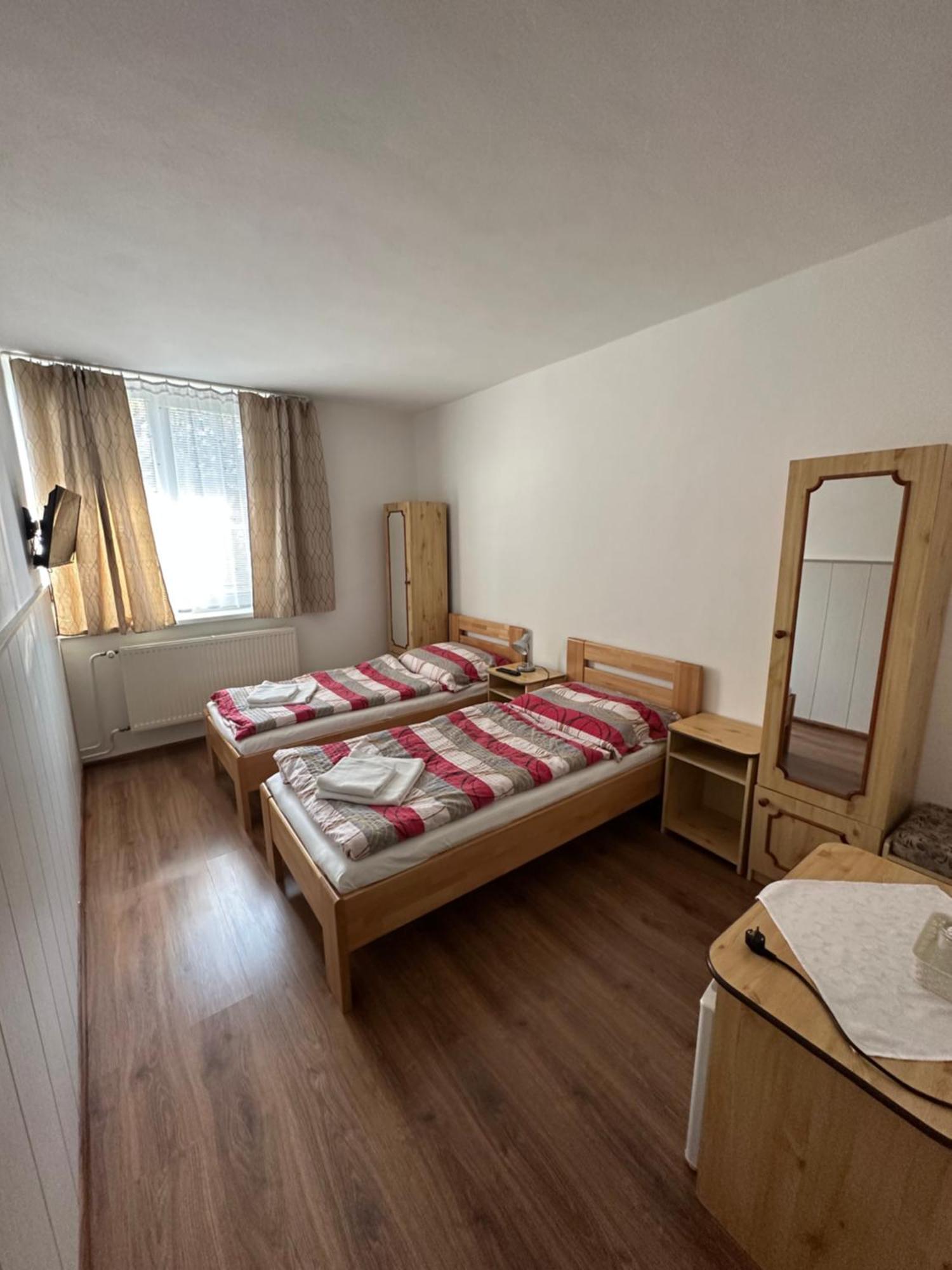 Penzion Normandia Nitrianske Rudno Exteriér fotografie
