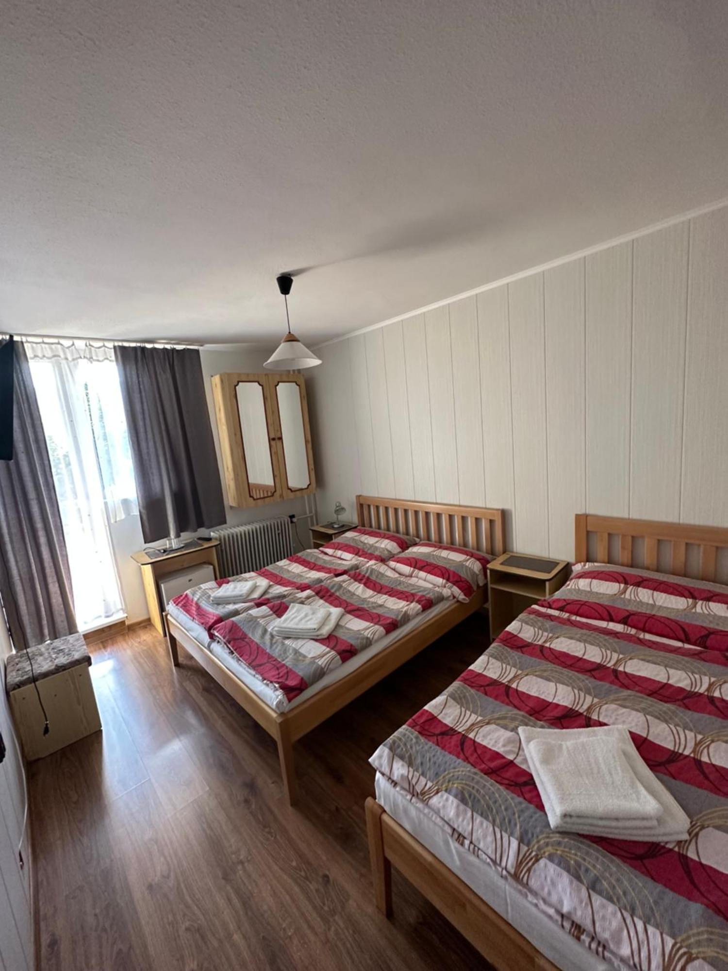 Penzion Normandia Nitrianske Rudno Exteriér fotografie