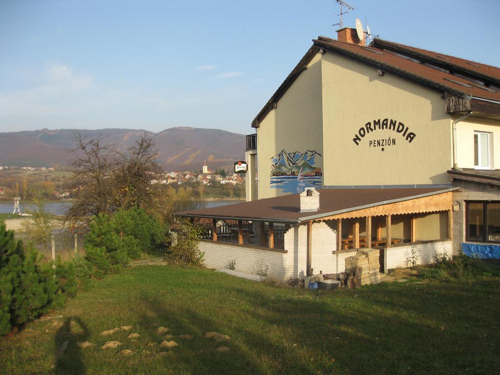 Penzion Normandia Nitrianske Rudno Exteriér fotografie