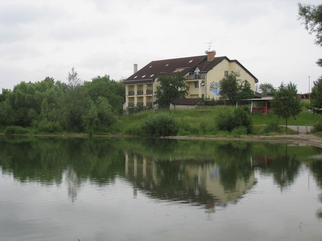 Penzion Normandia Nitrianske Rudno Exteriér fotografie